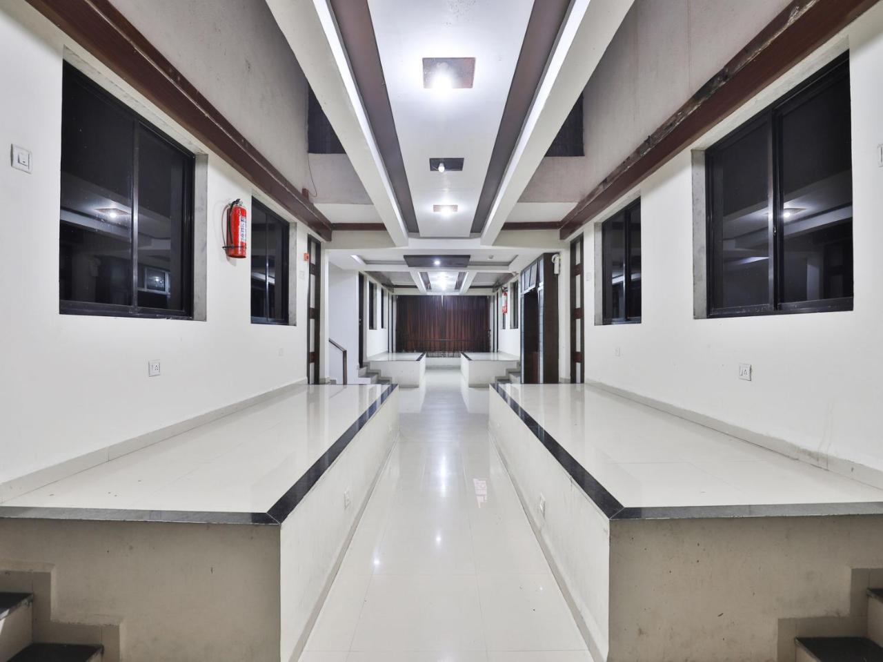Hotel Ambica Daman Exterior foto